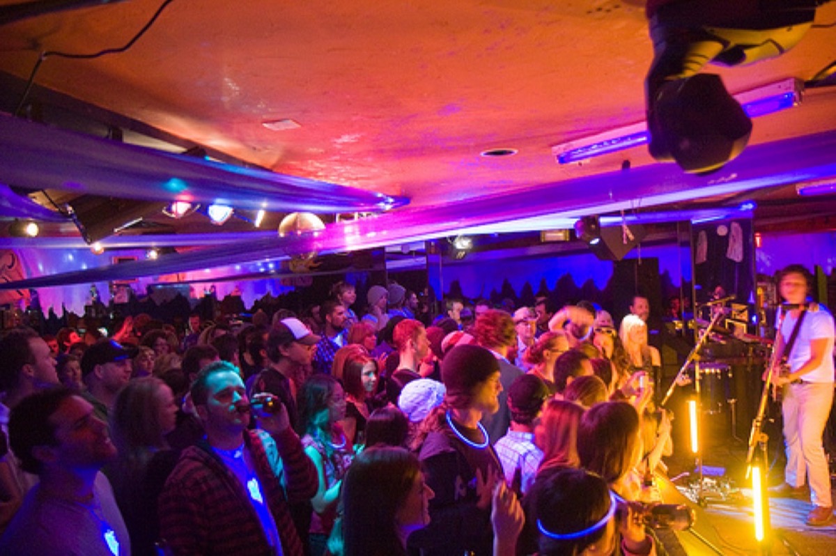 Moe Joe&rsquo;s Crowd
