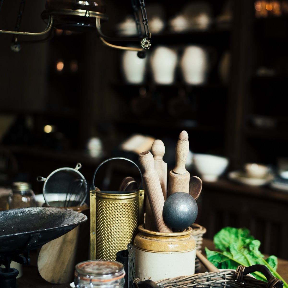 Tip of the Week: 5 Cheap Kitchen Items Backpackers Love to See in the Free Bin