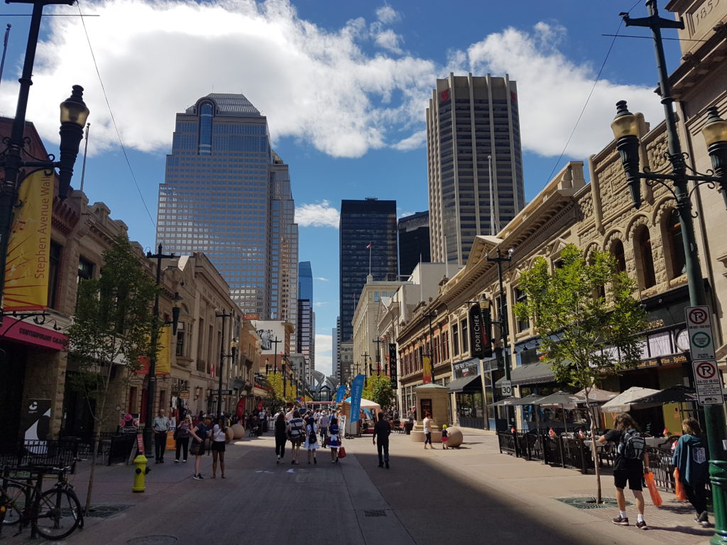 calgary hostels